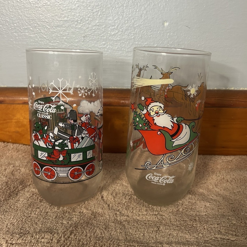 2 Vintage 1984 McCrory Stores Inc. Coca-Cola Santa Claus Glasses Christmas Cups